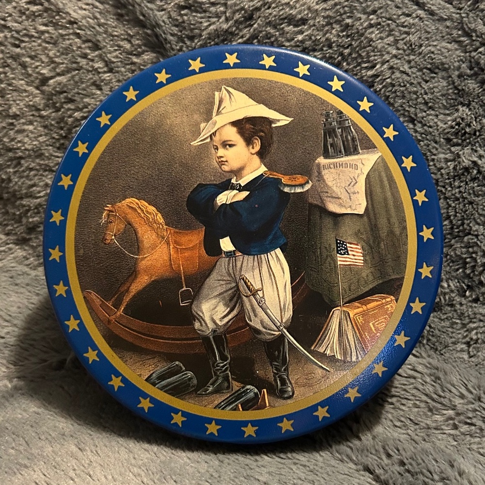 😉Bundle Days😉 Vintage Currier And Ives Art Print Little Artillery Round Blue Tin